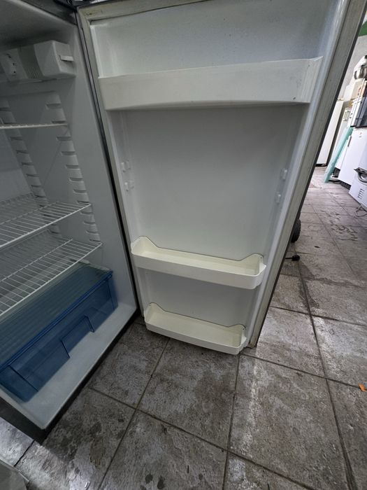 Хладилник с фризер indesit