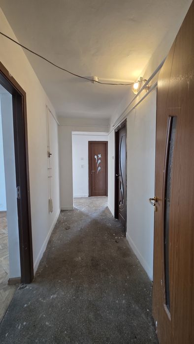 Apartament 3 camere Craiovița Nouă – Zona Orizont | 70 mp | Centrală 2023 | Liber imediat