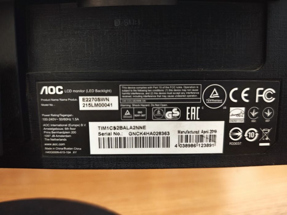 AOC FHD 22 дюйм в идеальном состоянии