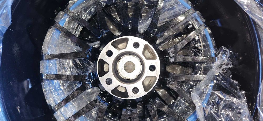 Voltec Barracuda - 18 X 10JJ
4 броя комплект