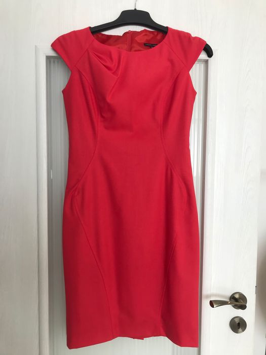 Костюм в две части: рокля (M) и сако (S) - 38% вълна, произведен в БГ