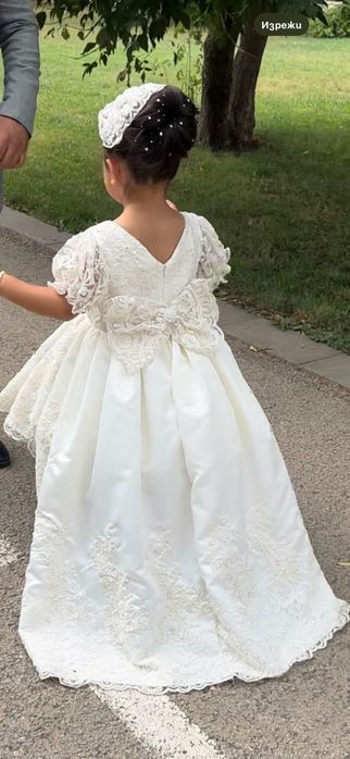 Бяла рокля обличана за няколко часа