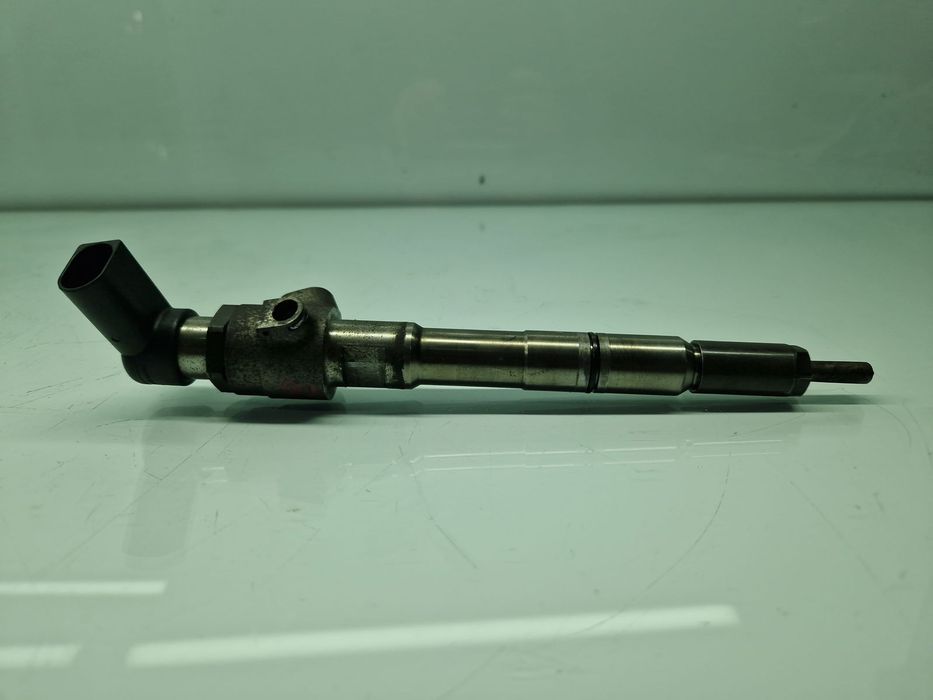 Injector Volkswagen Golf 6 (5K1) [Fabr 2009-2013] 03L130277B 1.6 TDI C