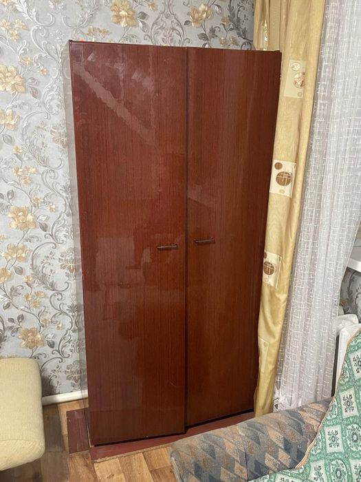 Продам шифоньер из дуба