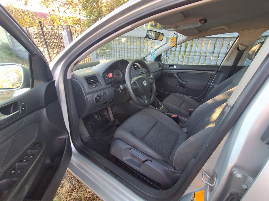 Golf 5 , mpi, 2006, distribuție schimbata, pompa de apa.