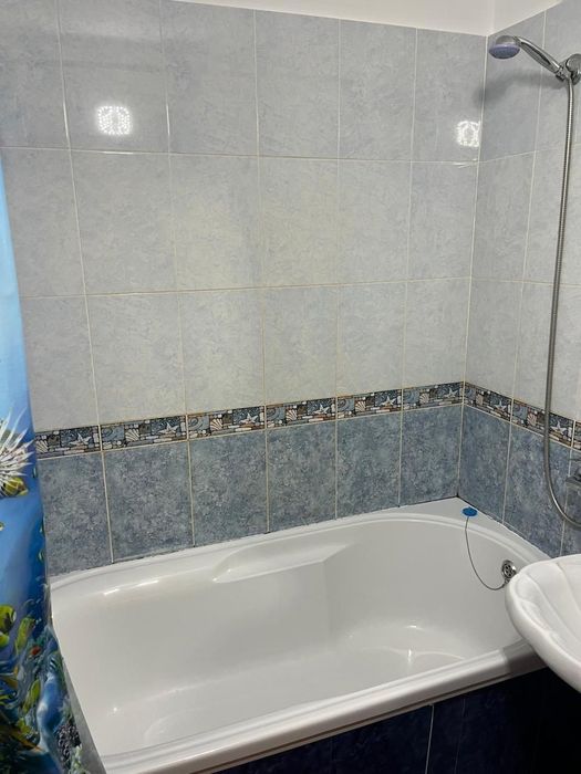 Сдам 2 ком квартиру, около зелёного базара,на долгий срок