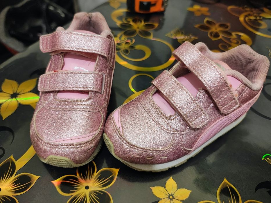 Adidași Puma mărime 24 (15 cm) fetițe cu sclipici