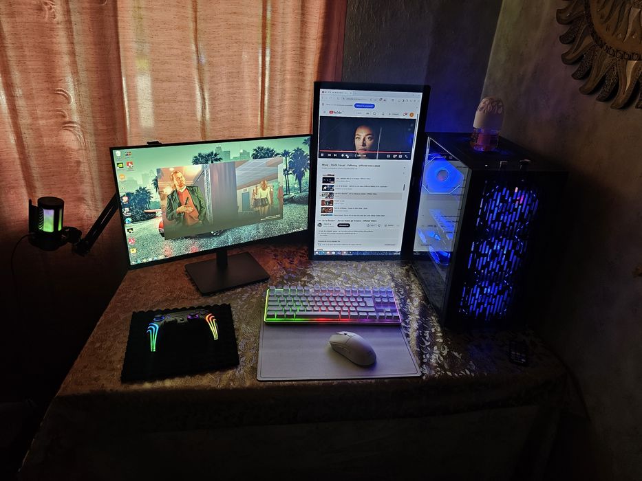 Vand sau schimb  setup de gaming