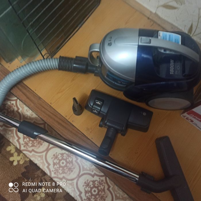 Пылесос LG 1800w