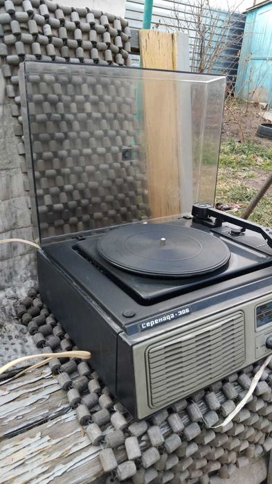 Продам ⁷Патефон рабочий