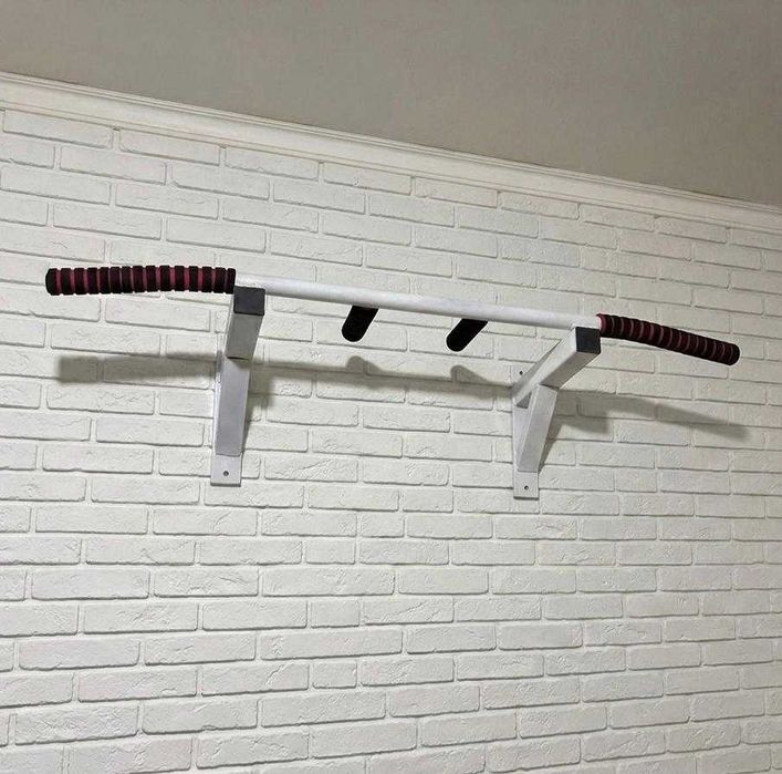 Турник настенный