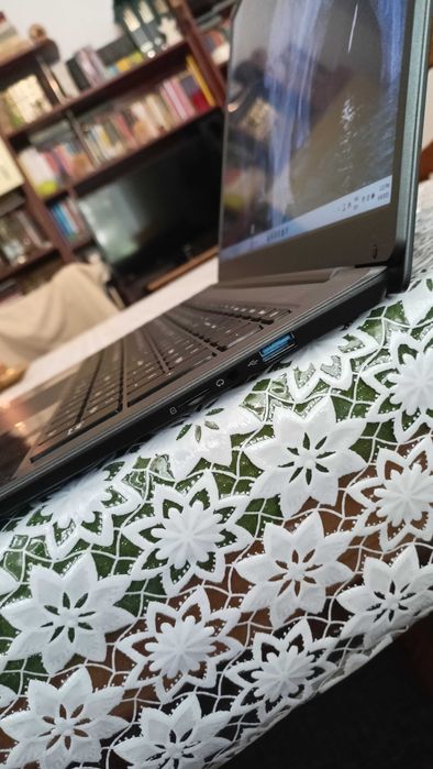 Laptop 17,3 inch aproape nou