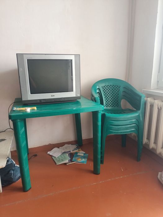 Телевизор  стулья бу