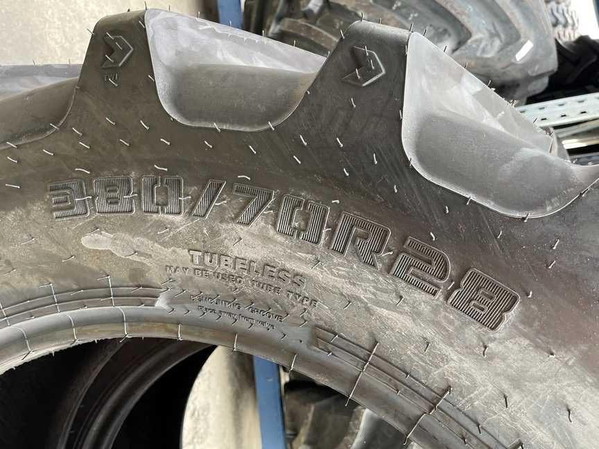 Anvelope noi radiale 380/70R28 pentru tractor CASE marca CEAT