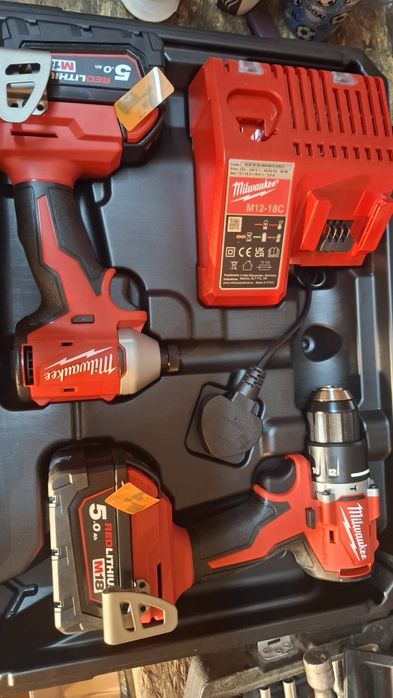 Set NOU Milwaukee bormasina si filetanta cu impact 18V 5Ah Brushless