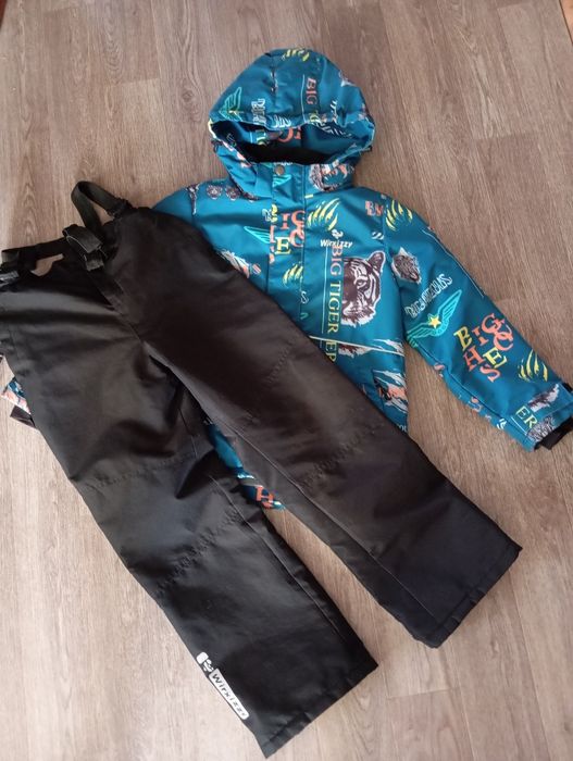 Продам демисезонный костюм на мальчика