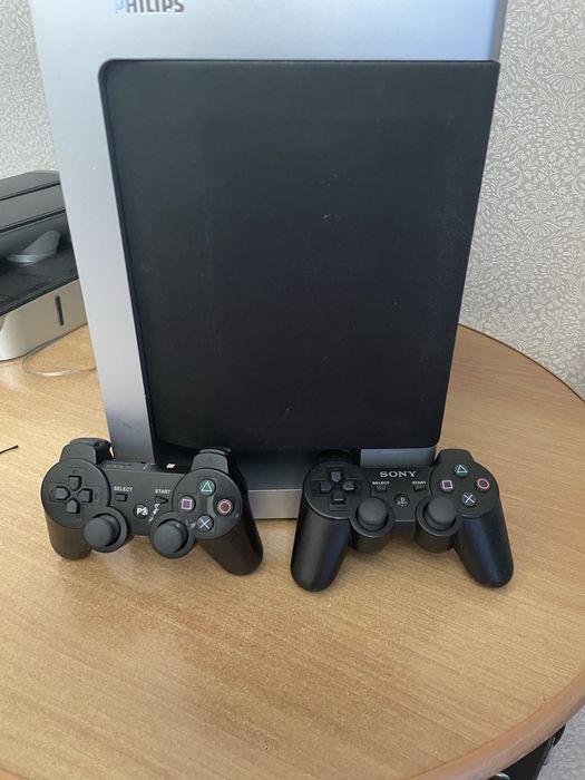 Ящик с колонками и два джостика