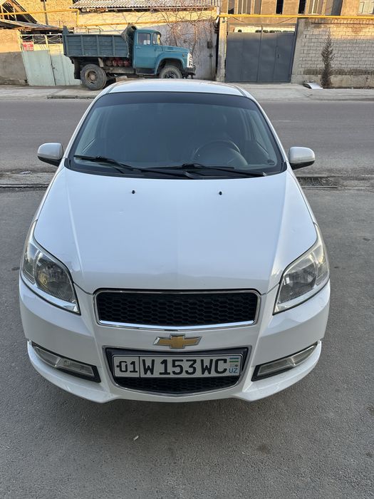 Nexia 3 avtomat sotiladi