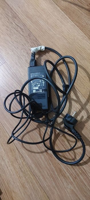 Продам адаптер  для зарядки ноутбука