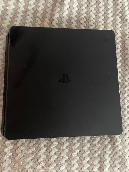 Sony playstation 4 slim