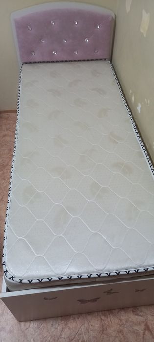 Кровать для девочек.