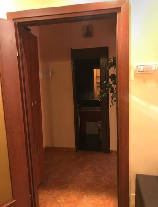 INCHIREZ  apartament cu o camera