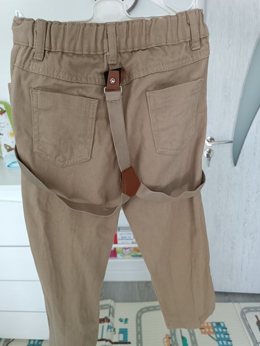 Детски официален костюм с вратовръзка бежов цвят