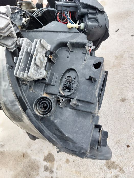 Десен фар BMW X1 2015