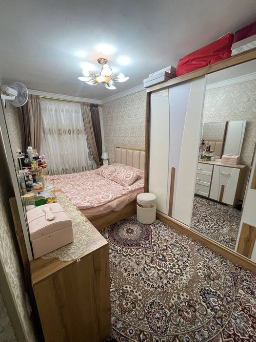 Продаётся квартира 4 х комнатная 100 кв  2 балкона ремонт лучшем виде