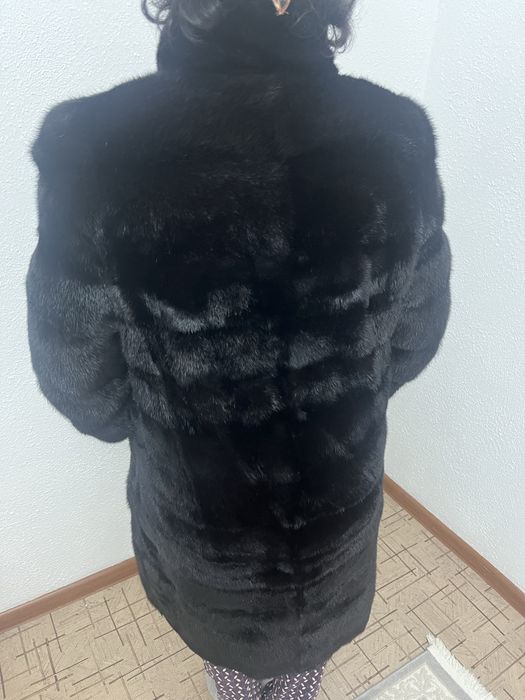 Продам шубу черного цвета