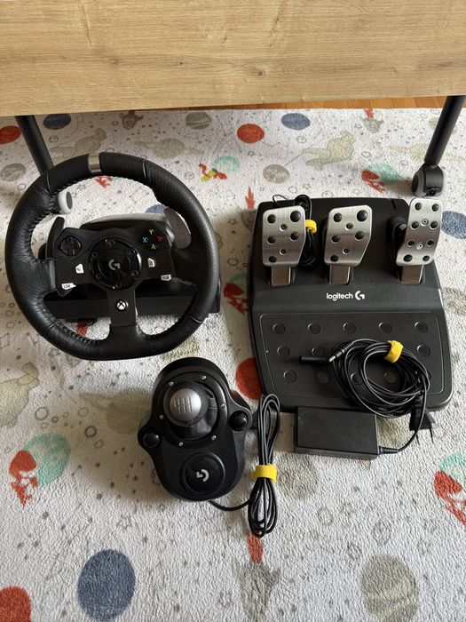 Logitech G920 + Schimbător de viteze Logitech – Stare impecabilă (PC & Xbox)