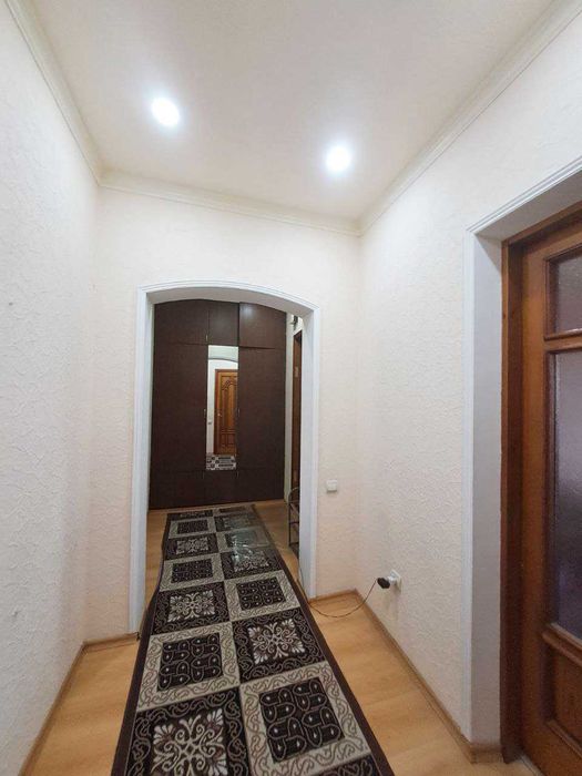 Массив Хадра, Ганга, Гофур Гулом метро ёнида кизларга без маклер