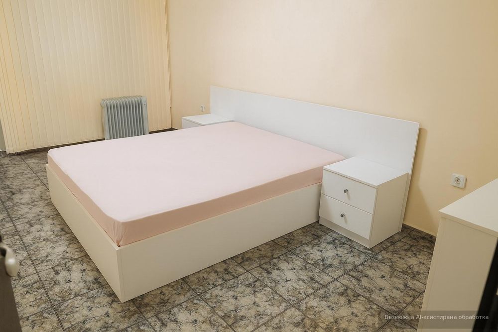 Топъл ДВУСТАЕН апартамент в кв. Кючук Париж