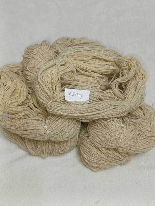 Пряжа новая,  шерстяная 620 гр