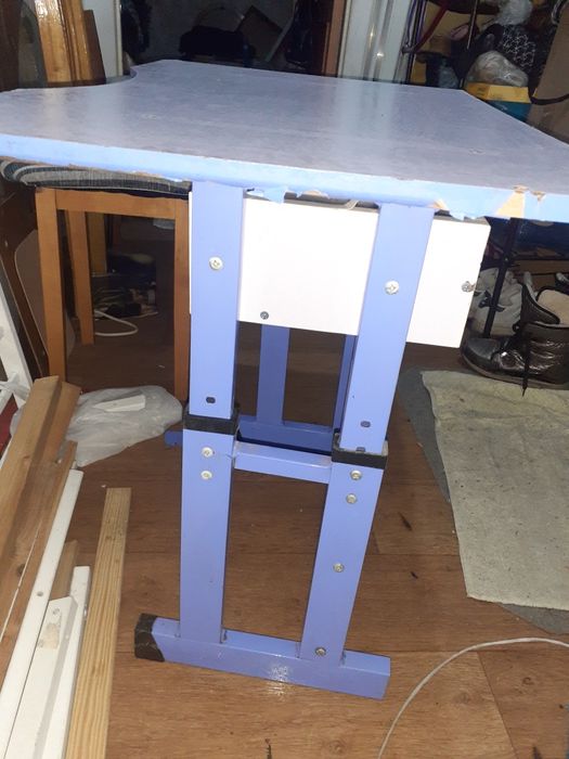 Детская парта 3700 тг.