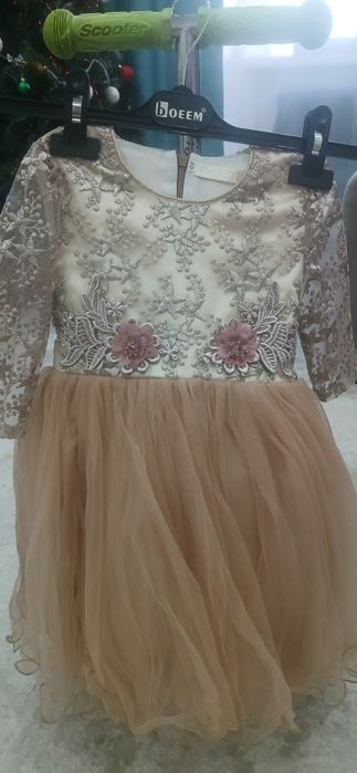 Платье детское коричневого цвета