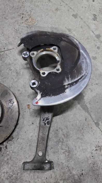 Fuzeta stanga audi a5 2018,cod 8W0407559