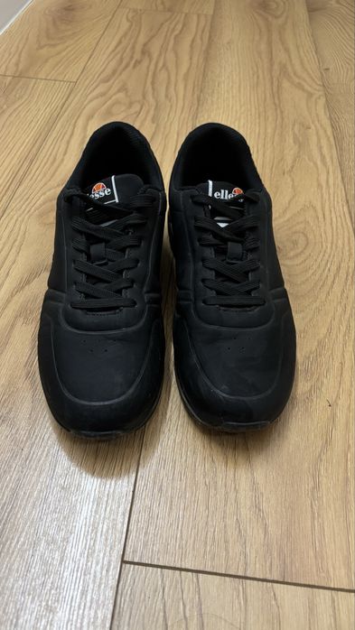 Отигинални маратонки на ellesse
