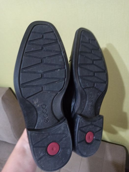 Кроссовки для спорта и мужские туфли Ecco