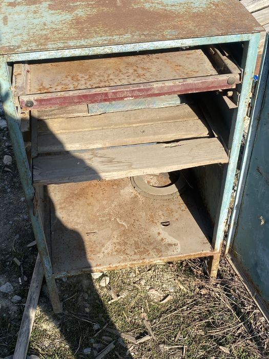 Железный шкаф советский
