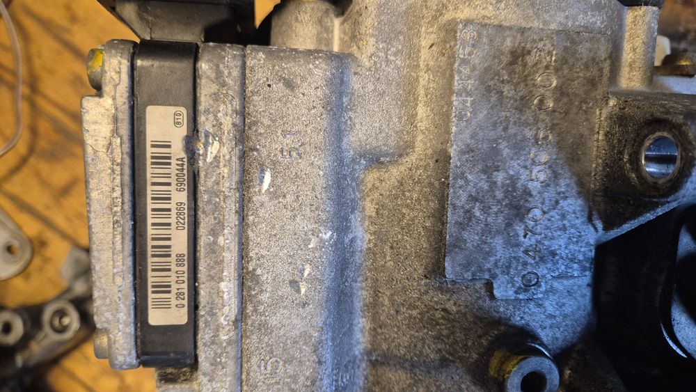 Нафтова помпа за VW Пасат 5 ,Ауди А6,А4 2.5 TDI 97- 2004г