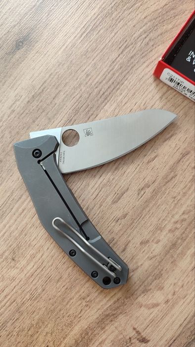 Продам ножы Spyderco