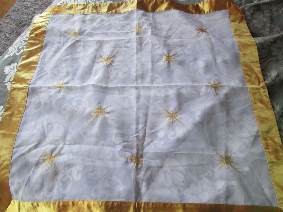 fata de masa eleganta