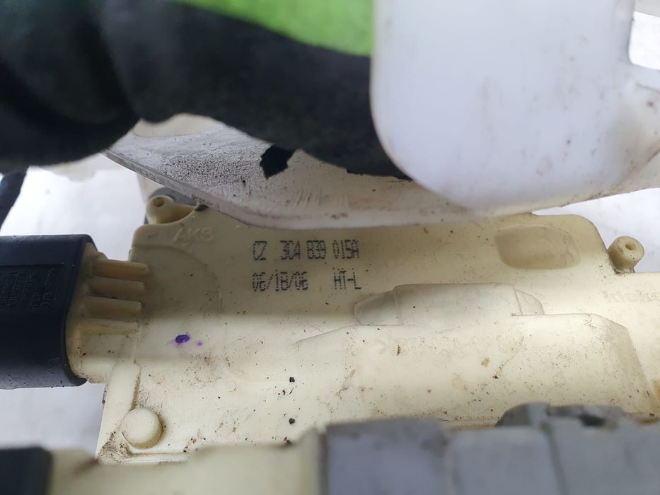 Broasca stanga spate 3c4839015a Volkswagen VW Passat B6  [din 2005 pana  2010]