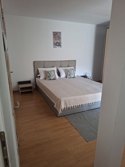 2 garsoniere de inchiriat