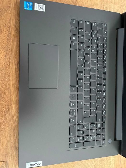 Laptop Lenovo V17 G2 ITL 17.3 FHD i5- 1135G7 16GB Ram 256GB SSD