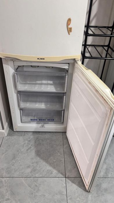 Холодильник whirlpool