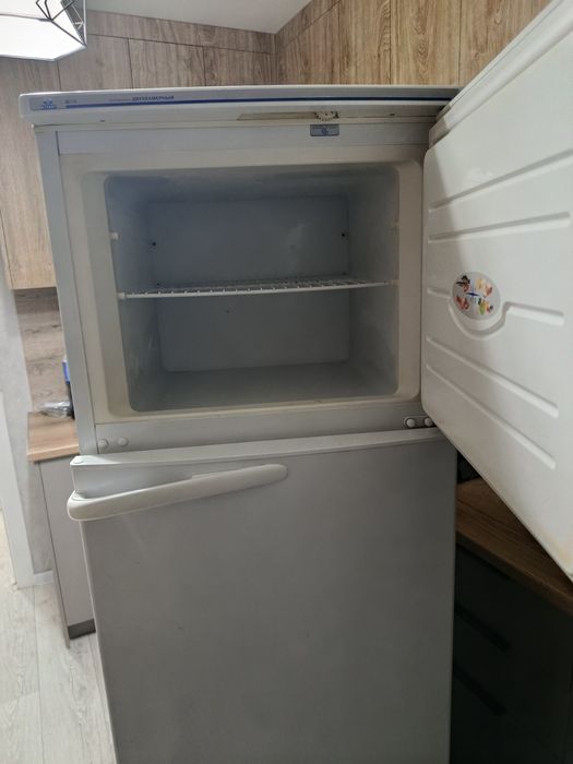 Холодильник двухкамерный