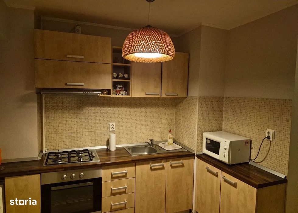 Garsonieră Premium | Piața Victoriei | 100 M De Metrou | Balcon | 40