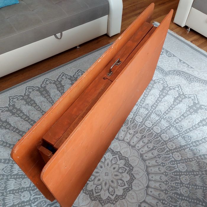 Продам стол  квадратный